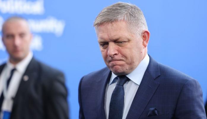 Роберт Фіцо під час візиту до Москви передасть Володимиру Путіну послання від Володимира Зеленського. Фото: 