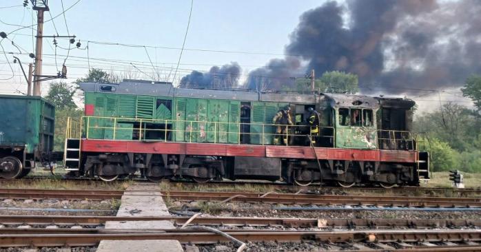 Россияне обстреляли поезда в Днепропетровской области и энергетический объект в Николаевской области. Фото: 