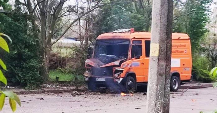 Армія РФ обстріляла авто місії ООН та комунальну машину в Херсоні. Фото: 