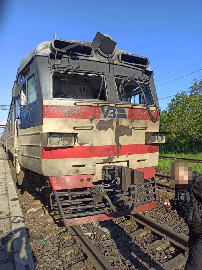 Наслідки атаки російського БпЛА по поїзду на Запоріжжі, фото: «Укрзалізниця»
