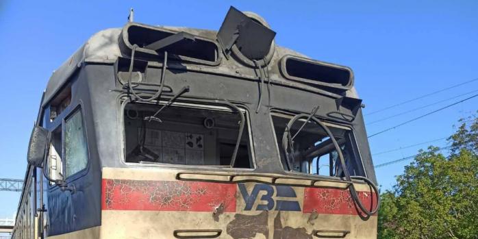 Последствия атаки российского БПЛА по поезду на Запорожье, фото: &laquo;Укрзализныця&raquo;
