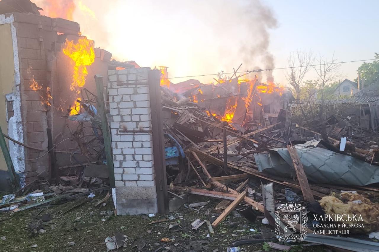 Наслідки російських атак у Новобаварському районі на Харківщині, фото: Харківська ОВА