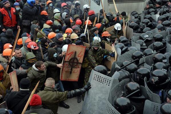 Прокуратура Киева требует ареста еще 16 подозреваемых в массовых беспорядках на Грушевского