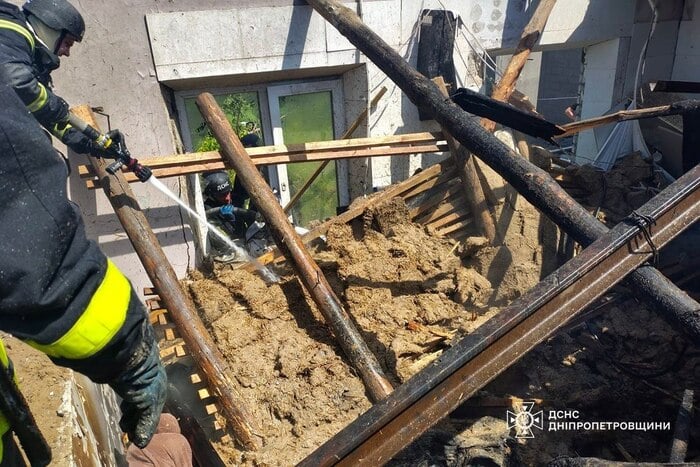 Наслідки російських обстрілів Дніпропетровщини, фото: ДСНС