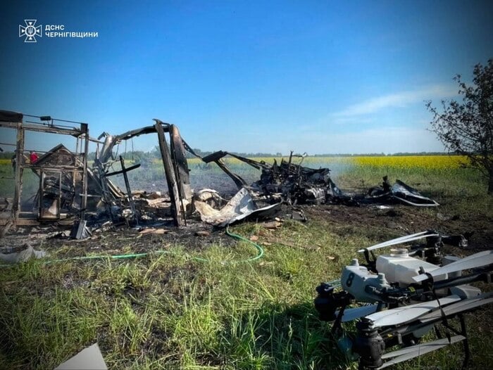 Наслідки російського авіаудару на Чернігівщині, фото: ДСНС