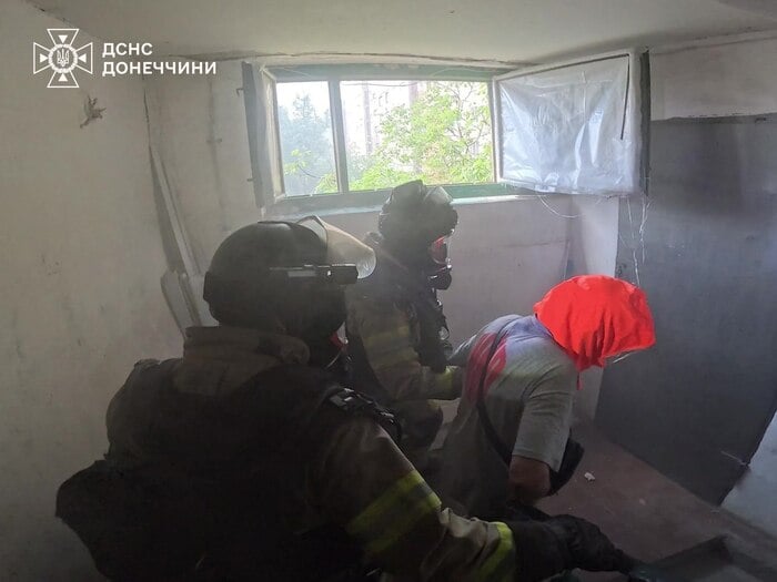 Наслідки удару російського дрона у Дружківці, фото: ДСНС