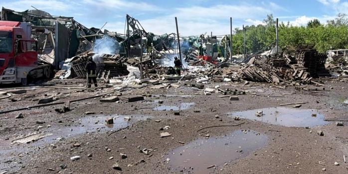 Наслідки російського удару по Дергачах, фото: Харківська обласна прокуратура