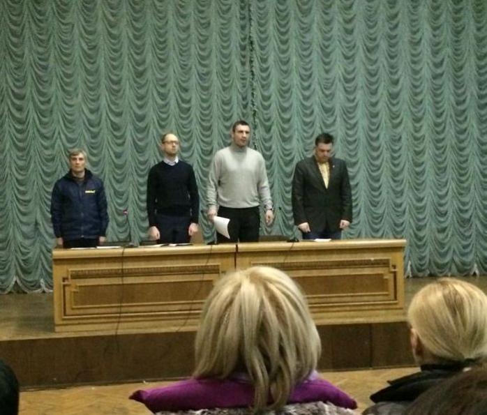 Опозиція на Народній раді: Янукович не дає відповіді і тягне час