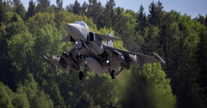 Швеция передаст Украине модифицированные истребители Gripen. Фото: 