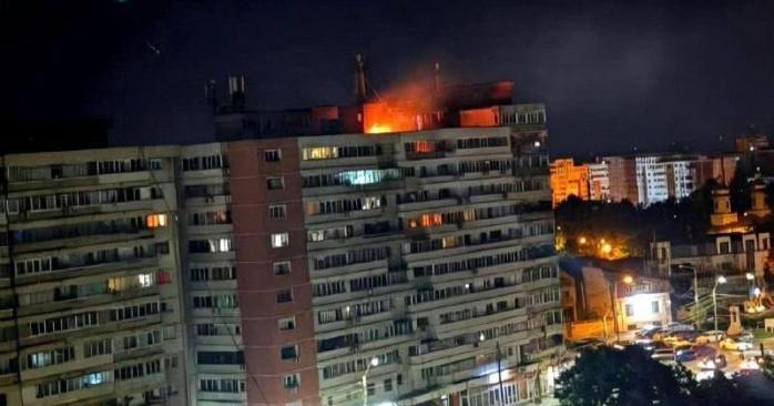 Падіння дрона на житловий будинок у Галаці. Фото: