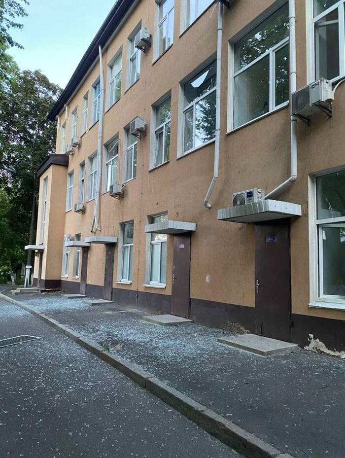 Російська атака пошкодила медустанови у Києві, фото: МОЗ