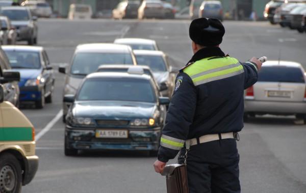 У ДАІ закликають водіїв не виїжджати до центру Києва