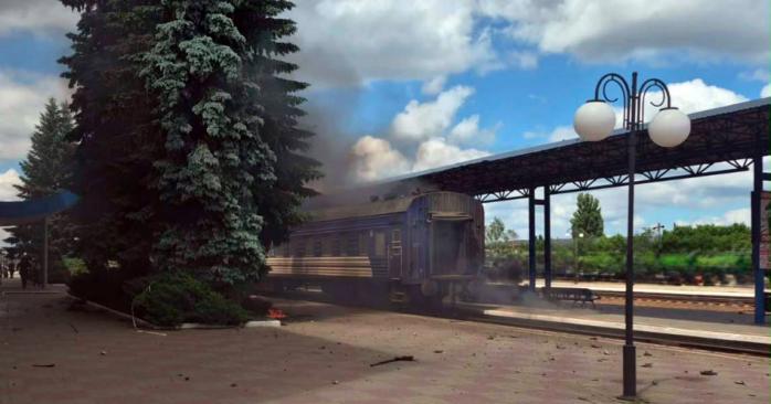 Сбитый &laquo;Шахед&raquo; упал на пассажирский поезд. Фото: &laquo;Укрзализныця&raquo;