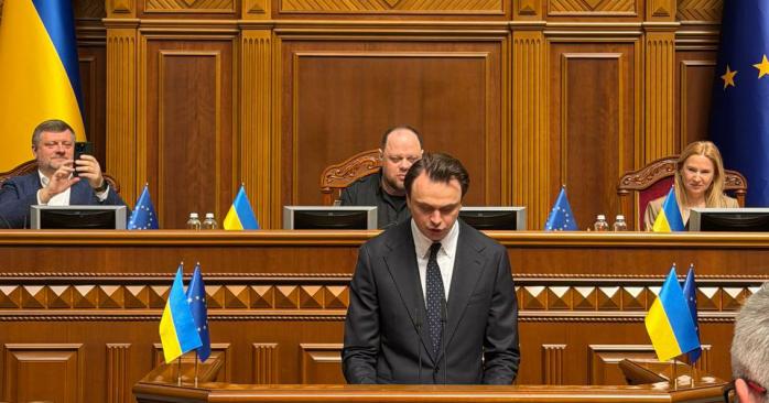 Политолог Николай Давидюк принял присягу народного депутата. Фото: 