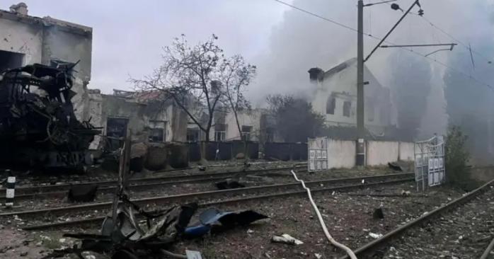 Россияне обстреляли железнодорожное депо в Конотопе. Фото: 