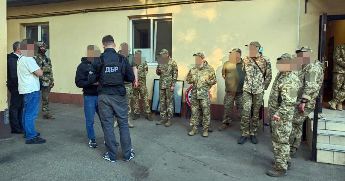 Злочини ТЦК на Одещині викрили правоохоронці. Фото: ДБР