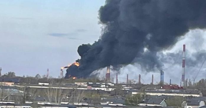 Сили оборони уразили вже 16 великих російських НПЗ та терміналів. Фото: