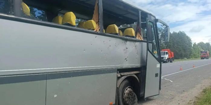 По автобусу в Брянской области был нанесен удар, фото: социальные сети