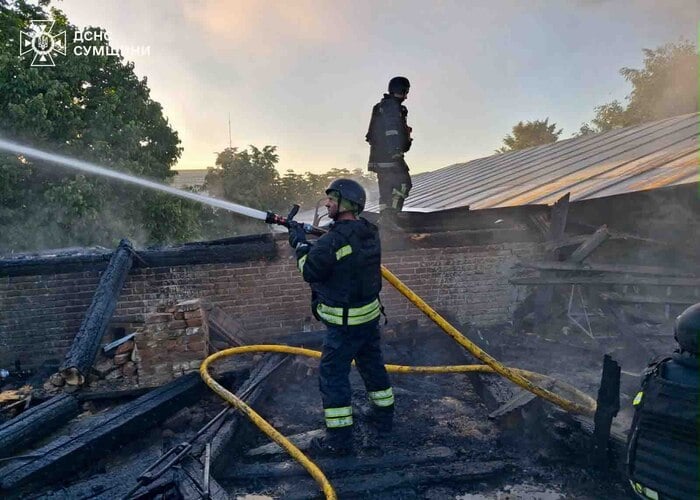 Наслідки російського обстрілу Глухівської громади, фото: ДСНС