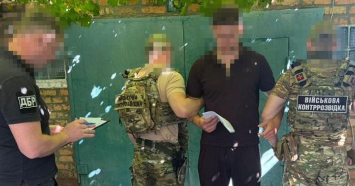 Украинский военный, находясь в плену РФ, издевался над другими пленными. Фото: