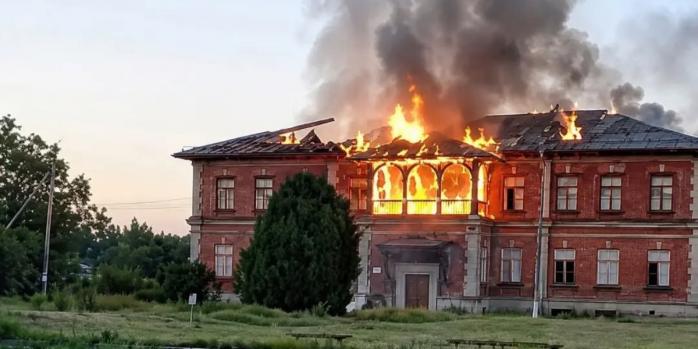 Рашисты разрушили старинную усадьбу Миклашевских, фото: Анна Головко