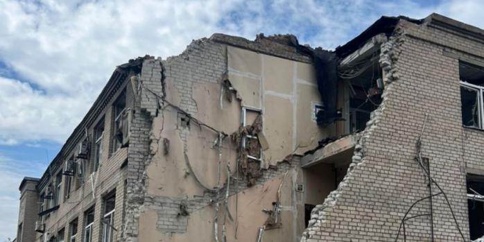 Наслідки російського авіаудару по Дружківці, фото: Донецька обласна прокуратура