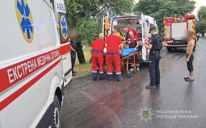 На Волині удар блискавки травмував сімох людей, фото: Нацполіція