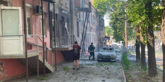 Наслідки російського удару по Запоріжжю, фото: Запорізька ОВА