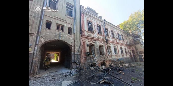 Рашисти 30 червня вдарили безпілотником по Запоріжжю, фото: ДСНС