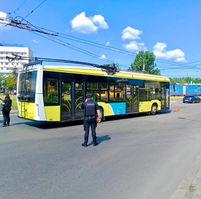 На дорозі у Львові виявили гранату, фото: Андрій Садовий