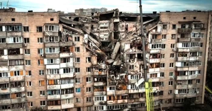 Наслідки російської атаки на Київ 6 липня, фото: ДСНС