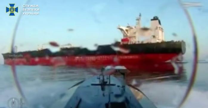 Sea Baby поразил российский танкер в Черном море. Скриншот с видео
