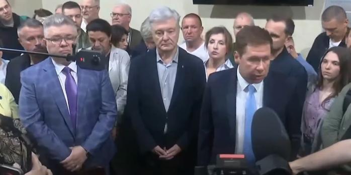 Петр Порошенко (в центре), скриншот видео