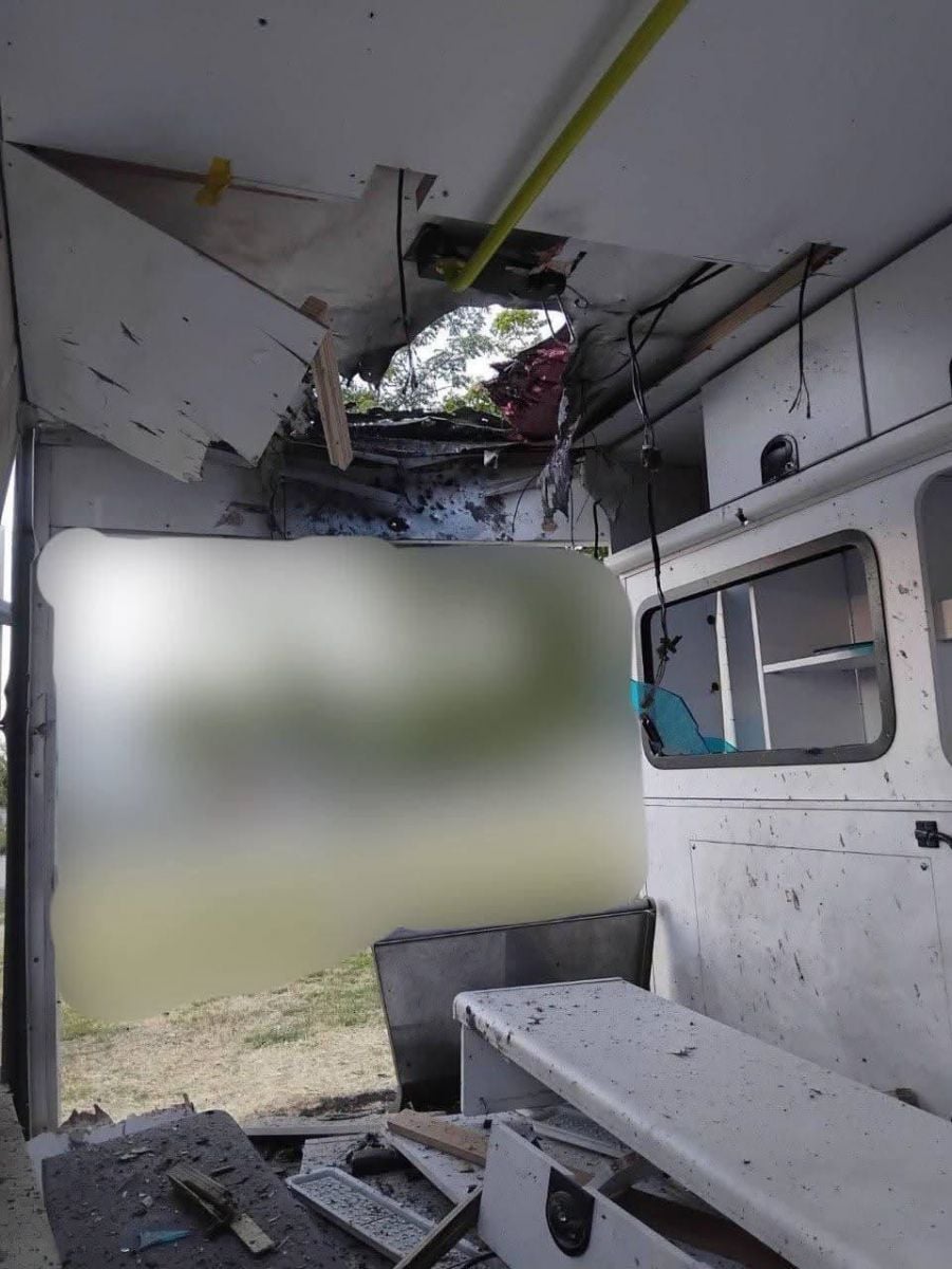 Наслідки російської атаки у Великоолександрівській громаді, фото: Херсонська ОВА