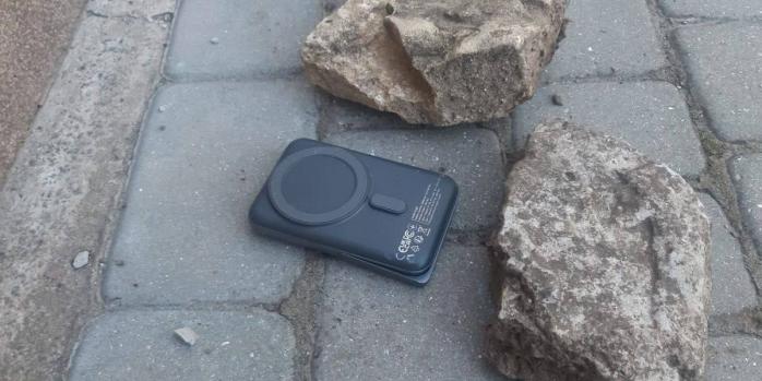 Рашисти маскують вибухівку під повербанки, фото: Ярослав Шанько