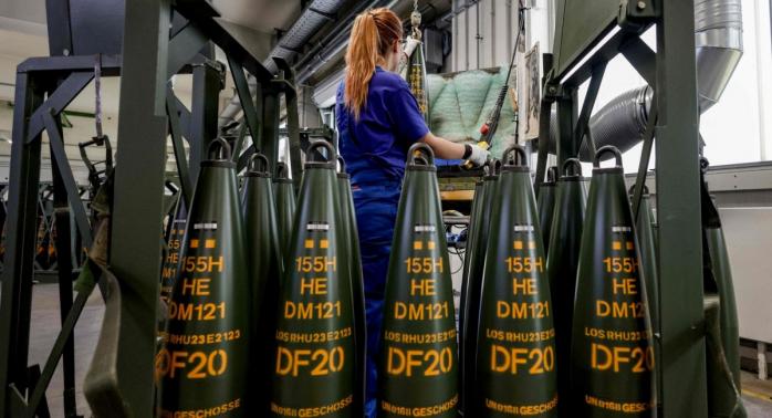 Україна отримала від Rheinmetall першу партію артилерійських снарядів калібру 155 мм. Фото:
