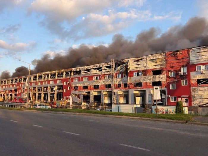 Наслідки російської атаки, фото: Дмитро Лубінець