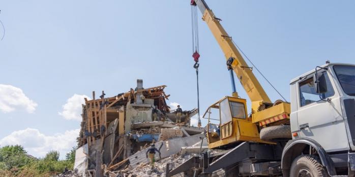 Наслідки російського удару на Донеччині, фото: ДСНС