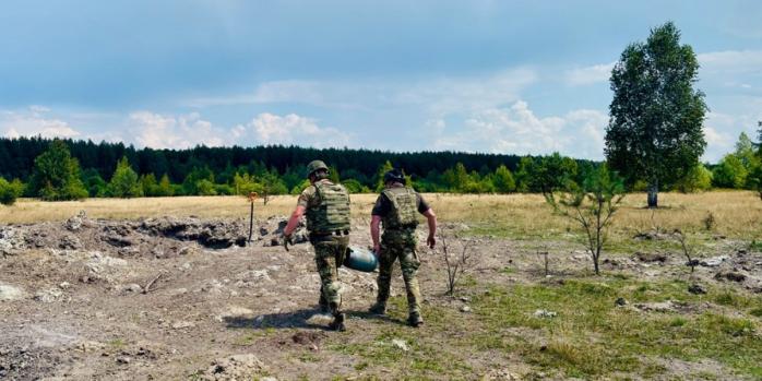 Знешкодження бойової частини російського БпЛА, фото: Нацполіція