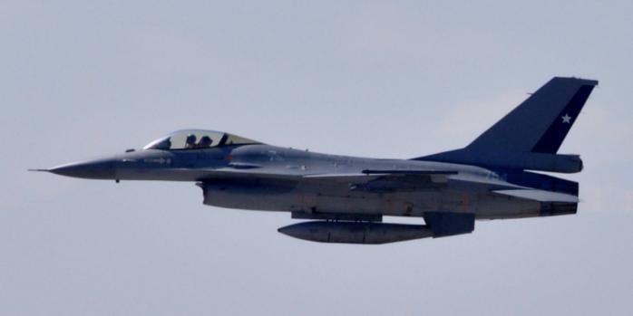Истребитель F-16, фото: Wikimedia Commons