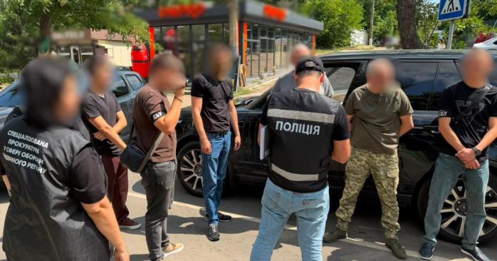 Посадовця ТЦК затримали за хабар на Одещині. Фото: НПУ