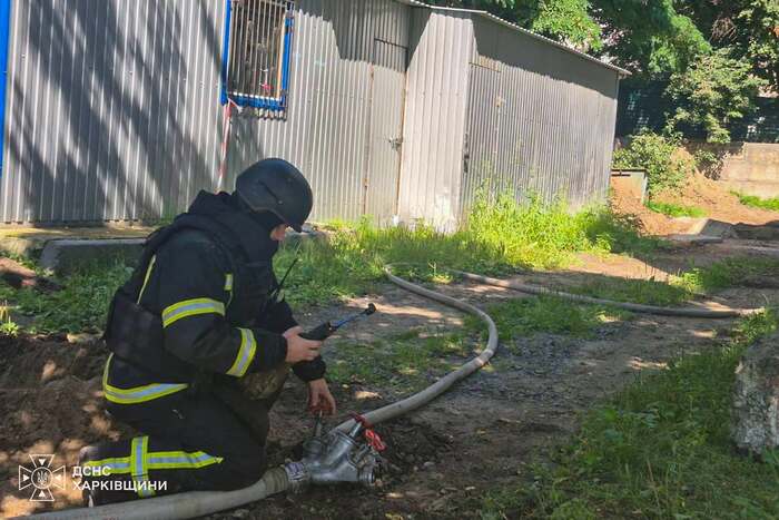 Наслідки удару російського дрона у Богодухові, фото: ДСНС
