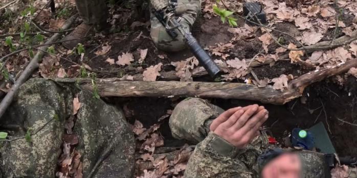 Взятие в плен русских захватчиков, скриншот видео