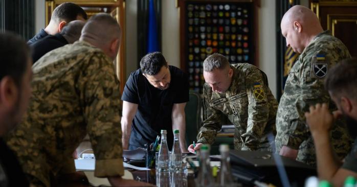 Володимир Зеленський обговорив з Михайлом Драпатим захист Костянтинівки й Слов'янська. Фото: