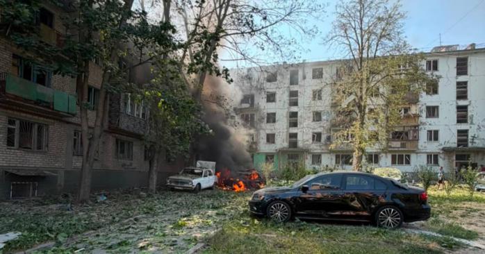 Росіяни скинули керовану авіабомбу на Запоріжжя, є поранені. Фото: ОВА