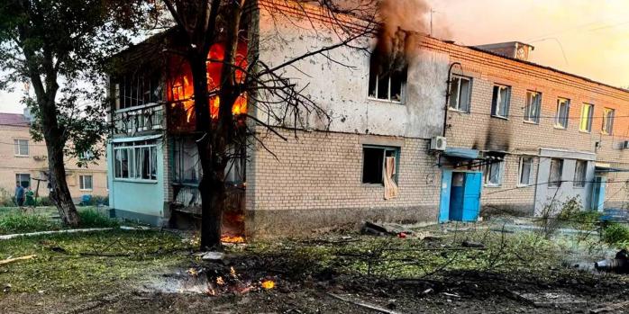 Последствия российских обстрелов Днепропетровщины, фото: ГСЧС