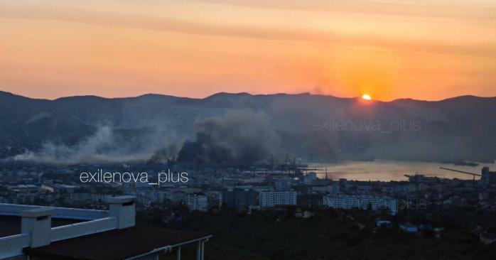 Дрони п&rsquo;ять годин поспіль атакували російський Новоросійськ. Фото: 