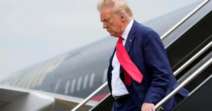 Дональд Трамп тайно сменил самолет после саммита НАТО в Анкаре. Фото: