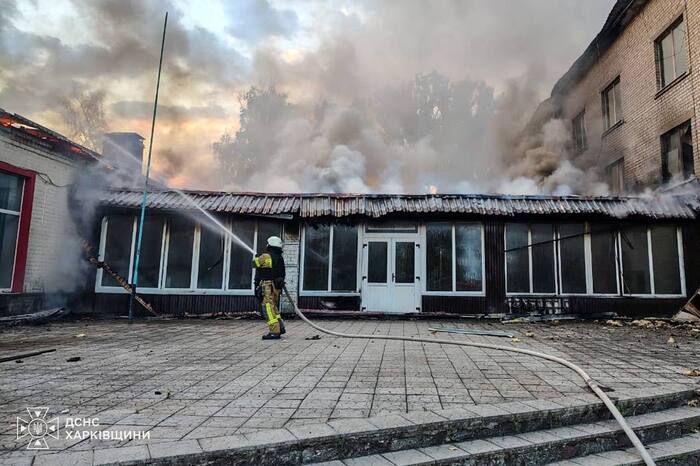 Наслідки удару російського БпЛА у Золочеві, фото: ДСНС