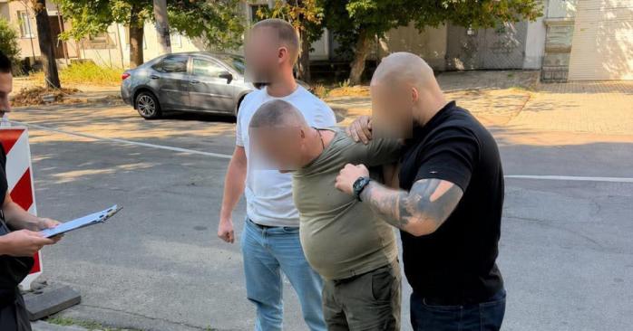 Руководитель Николаевского областного ТЦК задержан на взятке в 15 тыс. дол. Фото: